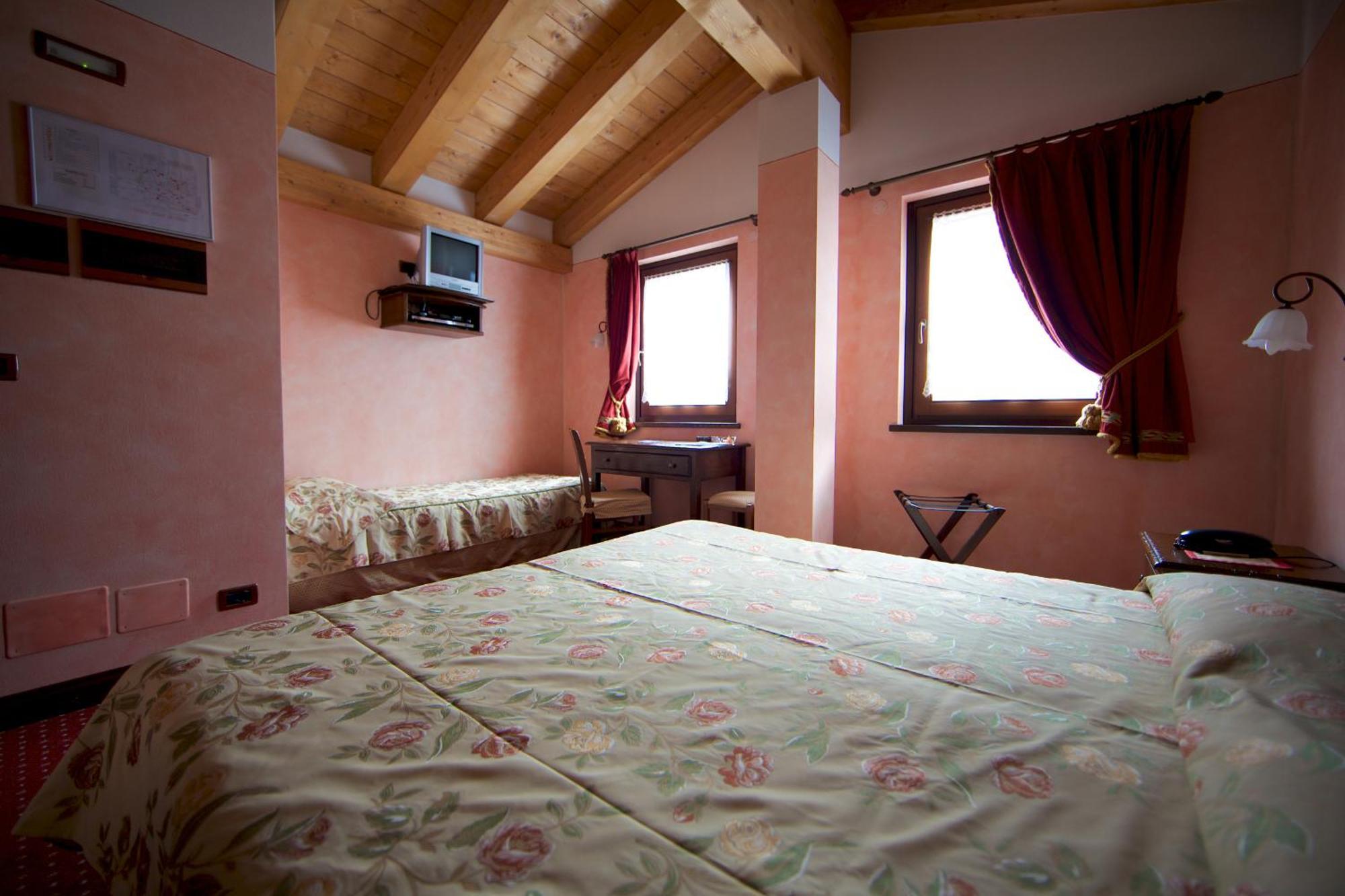 Hotel L' Aiglon Champoluc Δωμάτιο φωτογραφία